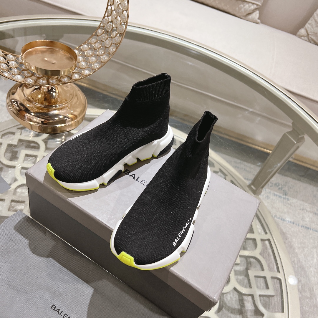 Children's shoes child